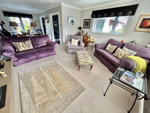 Lounge- click for photo gallery